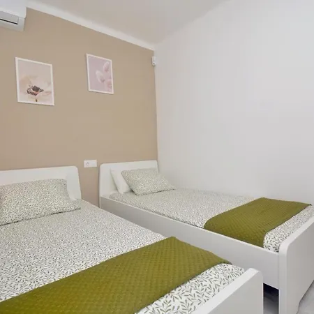 Appartaments Piatya Daro Santa Maria Апартаменти *